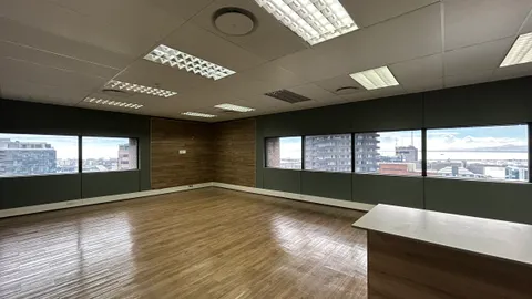 The box, 26th floor (12).